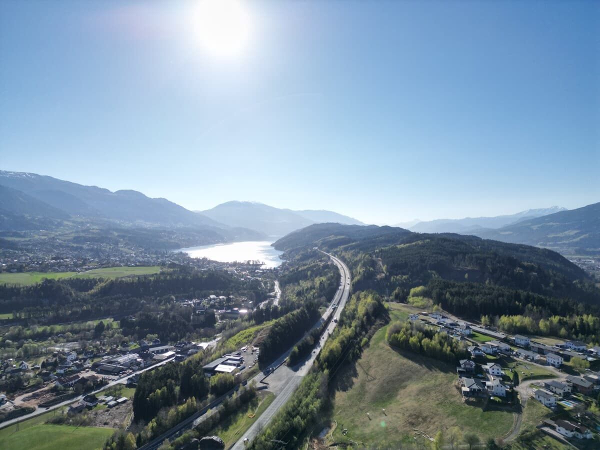 Baugrundstück in Traumlage am Sonnenplateau mit Seeblick – am Ende einer Sackgasse