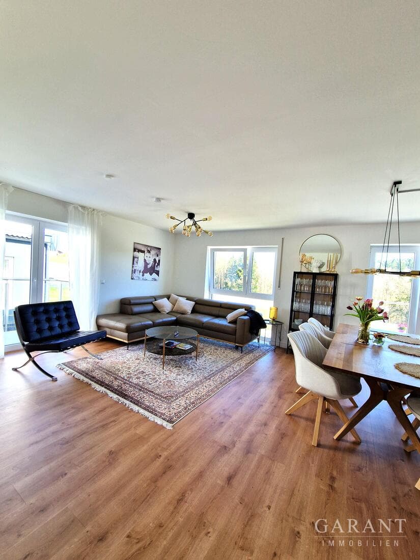 Luxuriöse Maisonette mit Vollausstattung & Naturblick - fünf Zimmer, 3 Balkone, 2 TG-Stellplätze