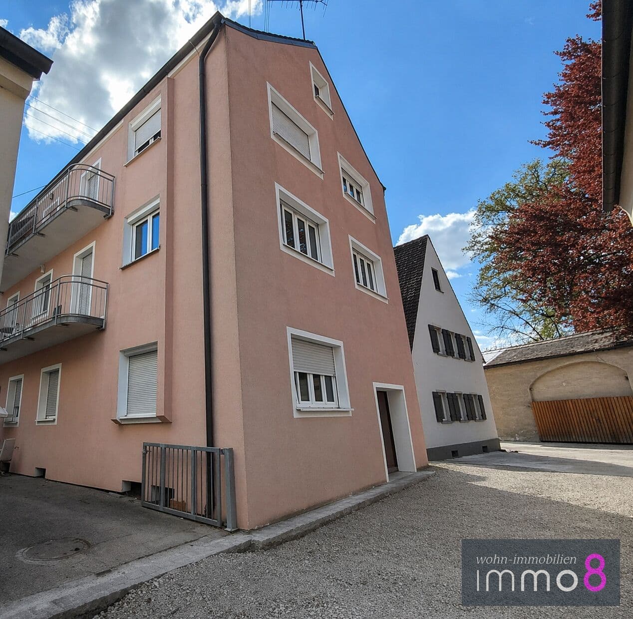 Hier (er)leben Sie Geschichte:
Dreifamilienhaus mitten in der
Altstadt von Schrobenhausen!