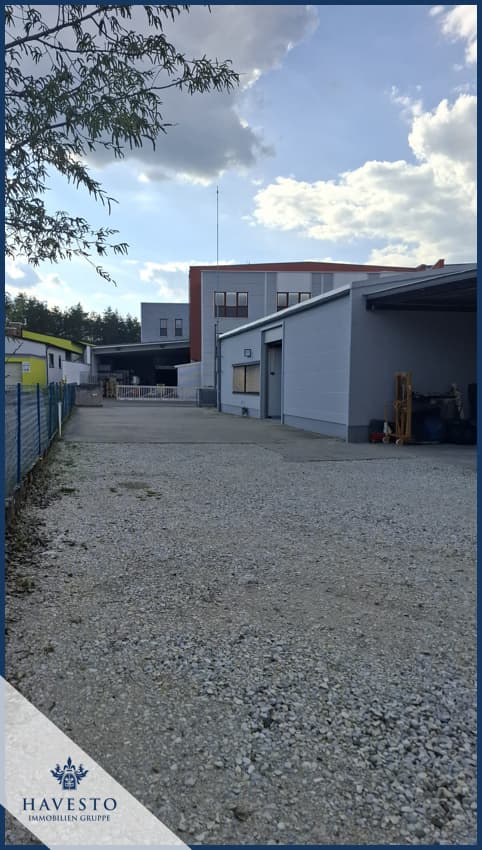 Gewerbefläche: Autoplatz mit Büro