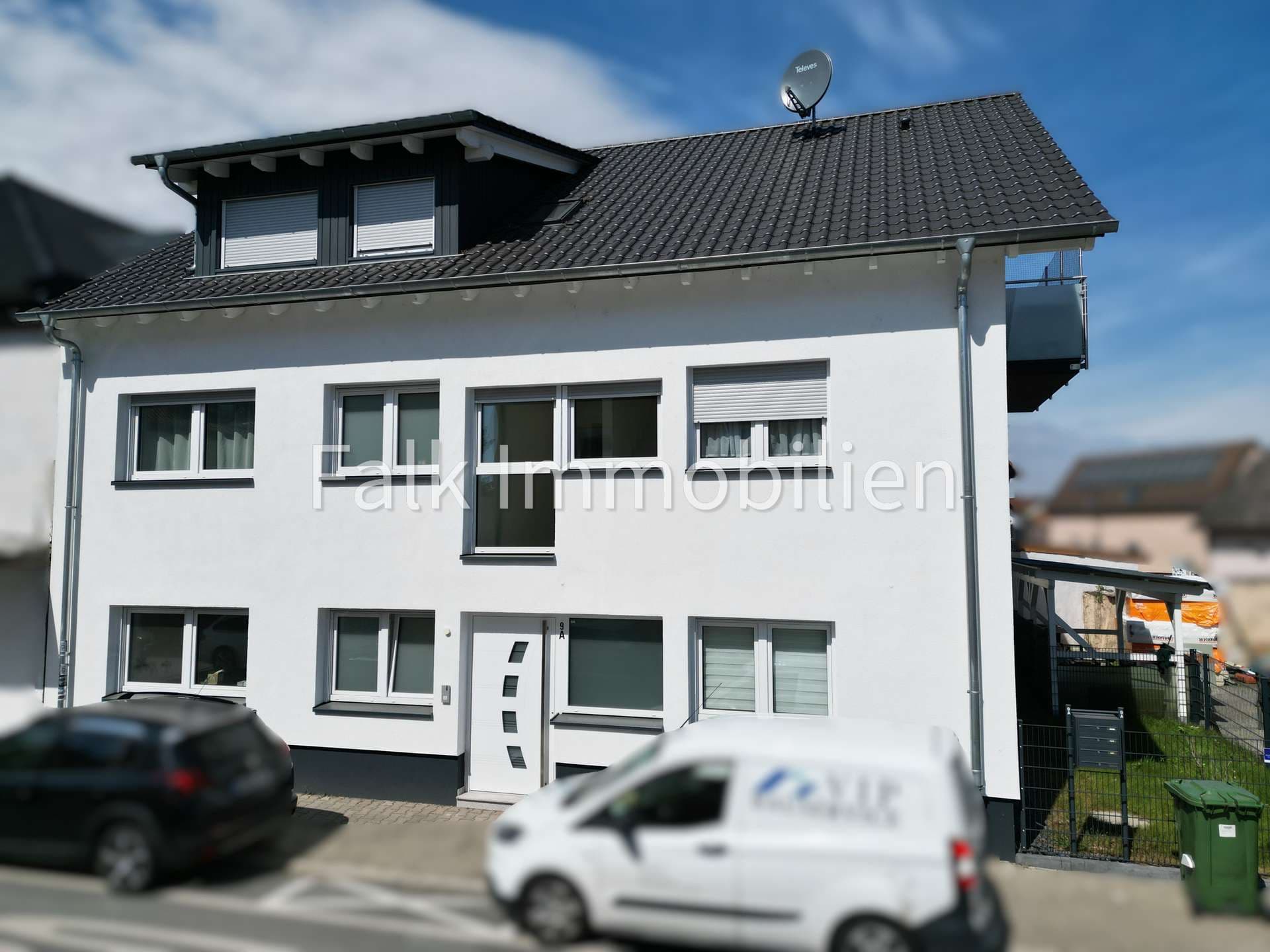 ***Kapitalanlage mit Zukunft: Vermietetes 3-Familienhaus (KfW 55) in Brühl-Rohrhof***