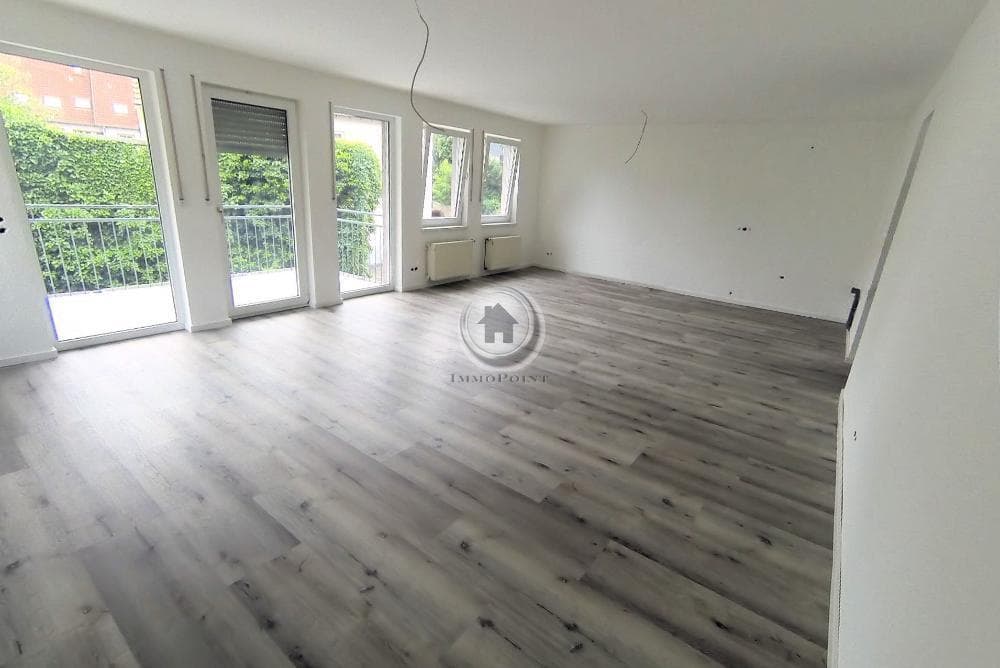 !!! ImmoPoint !!! 2. BEZUG nach SANIERUNG - 40 m² Wohnzimmer - 9 m² SÜD-BALKON (IP 3 MD 90 - 1.OGL)
