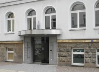IHRE Praxis - zentrumsnah in ruhiger Lage -
Mit guter Infrastruktur!