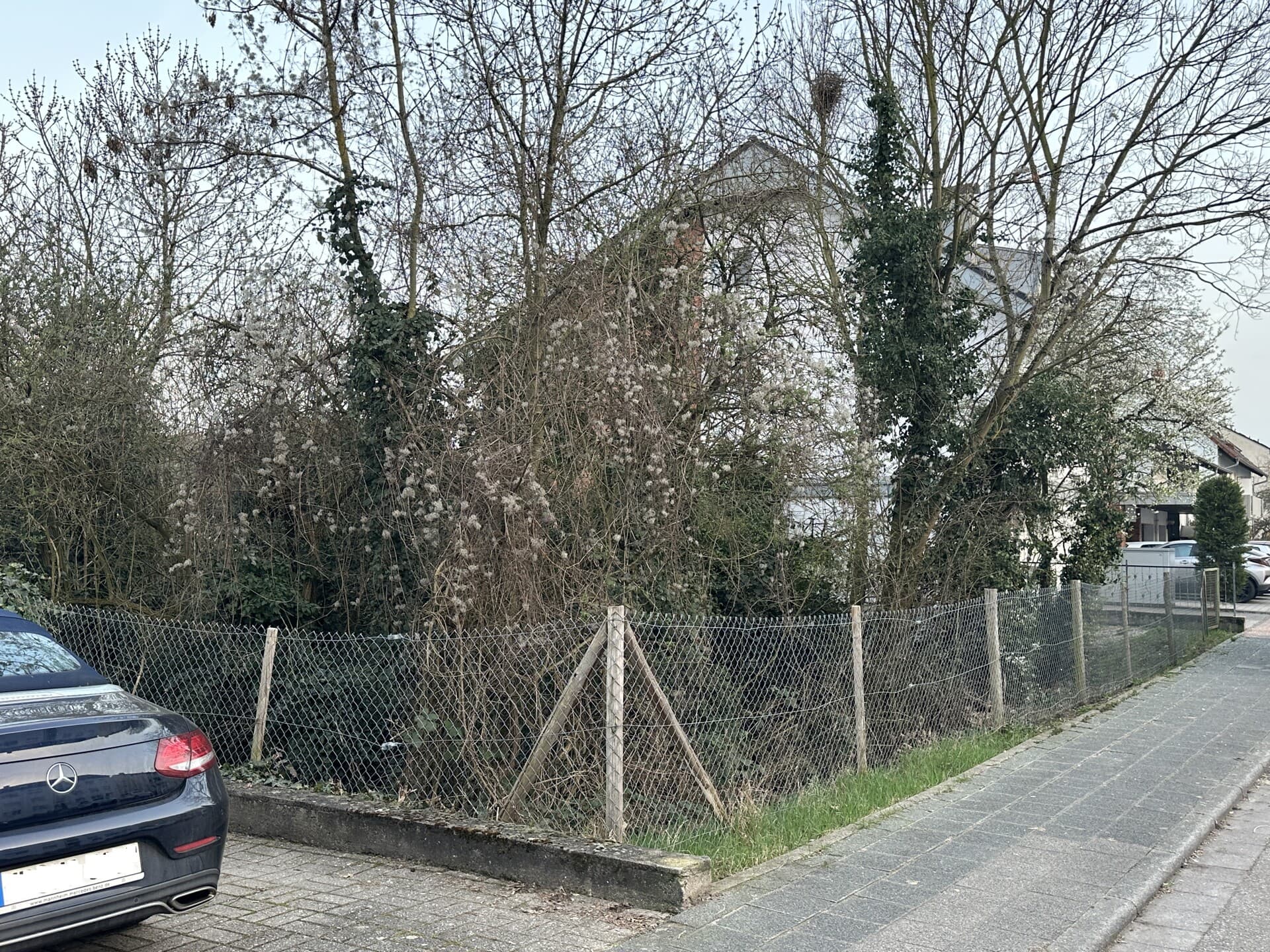Edingen-Neckarhausen: Bau-Grundstück im Wohngebiet 654m² Straßburger Ring 9 keine Käufer-Prov