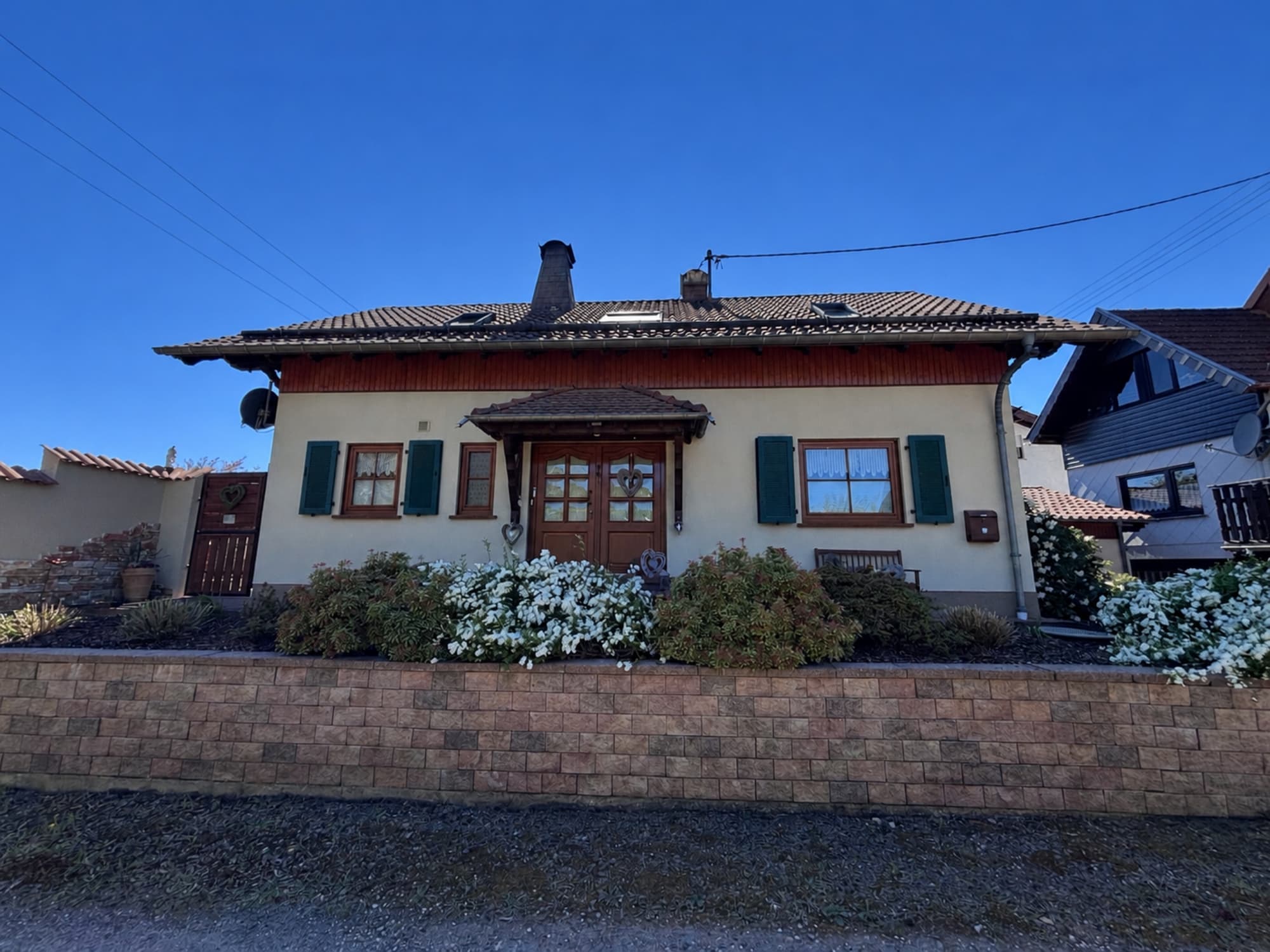 FAMILIENTRAUM mit HERZ und SEELE...
Einfamilienhaus mit Garage