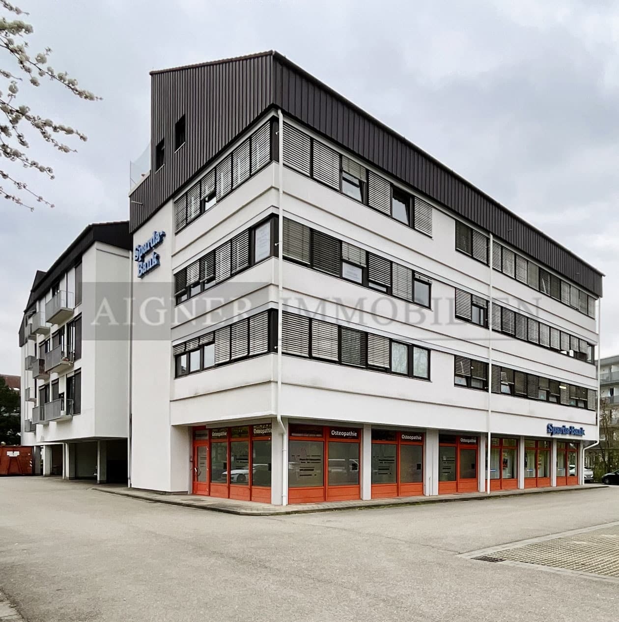 AIGNER - Unterschleißheim: Renditestarke Gewerbeeinheiten mit langjährigen Mietern