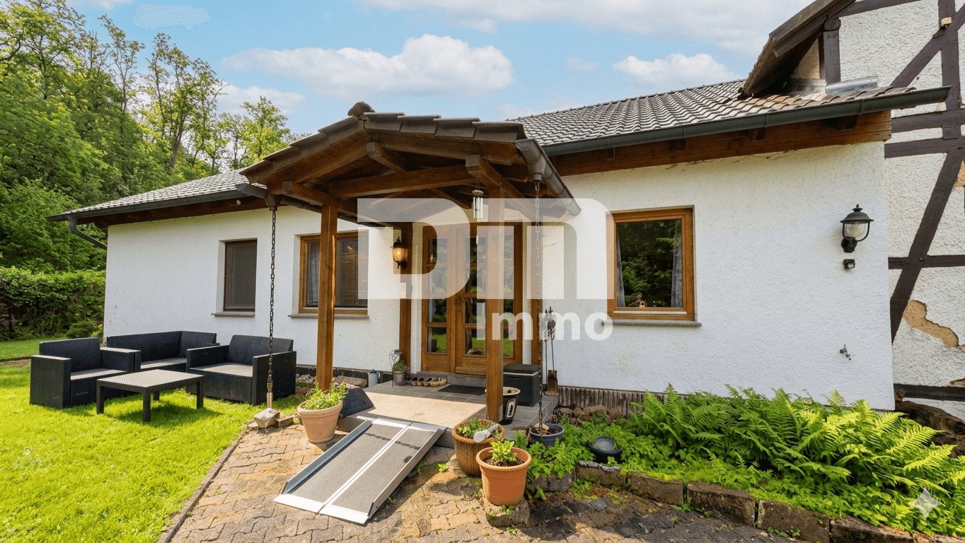 Altengerechtes Wohnen mit Charme: Großzügiger Bungalow auf großem Grundstück + Nebengebäude