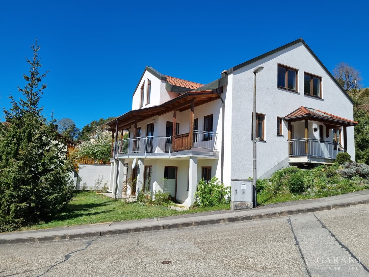 Einfamilien- Mehrgenerationen Haus im idyllischen Anlautertal