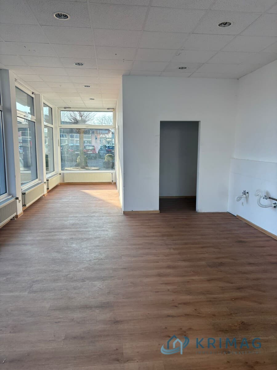 helle, repräsentative Gewerbefläche mit toller Schaufensterfront
