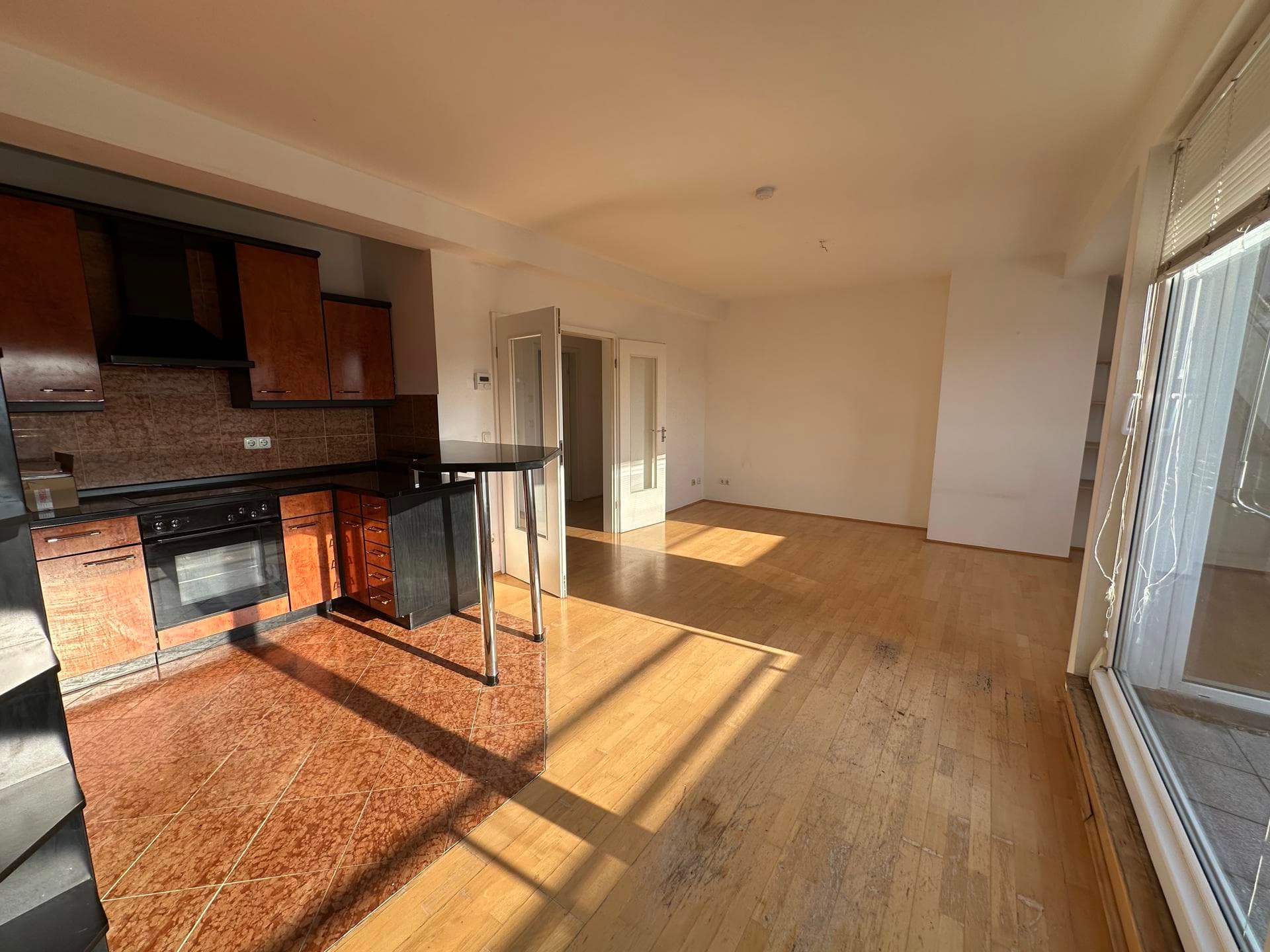 Attraktive 2-Zimmer-DG-Wohnung – bezugsfrei mit Balkon & Stellplatz