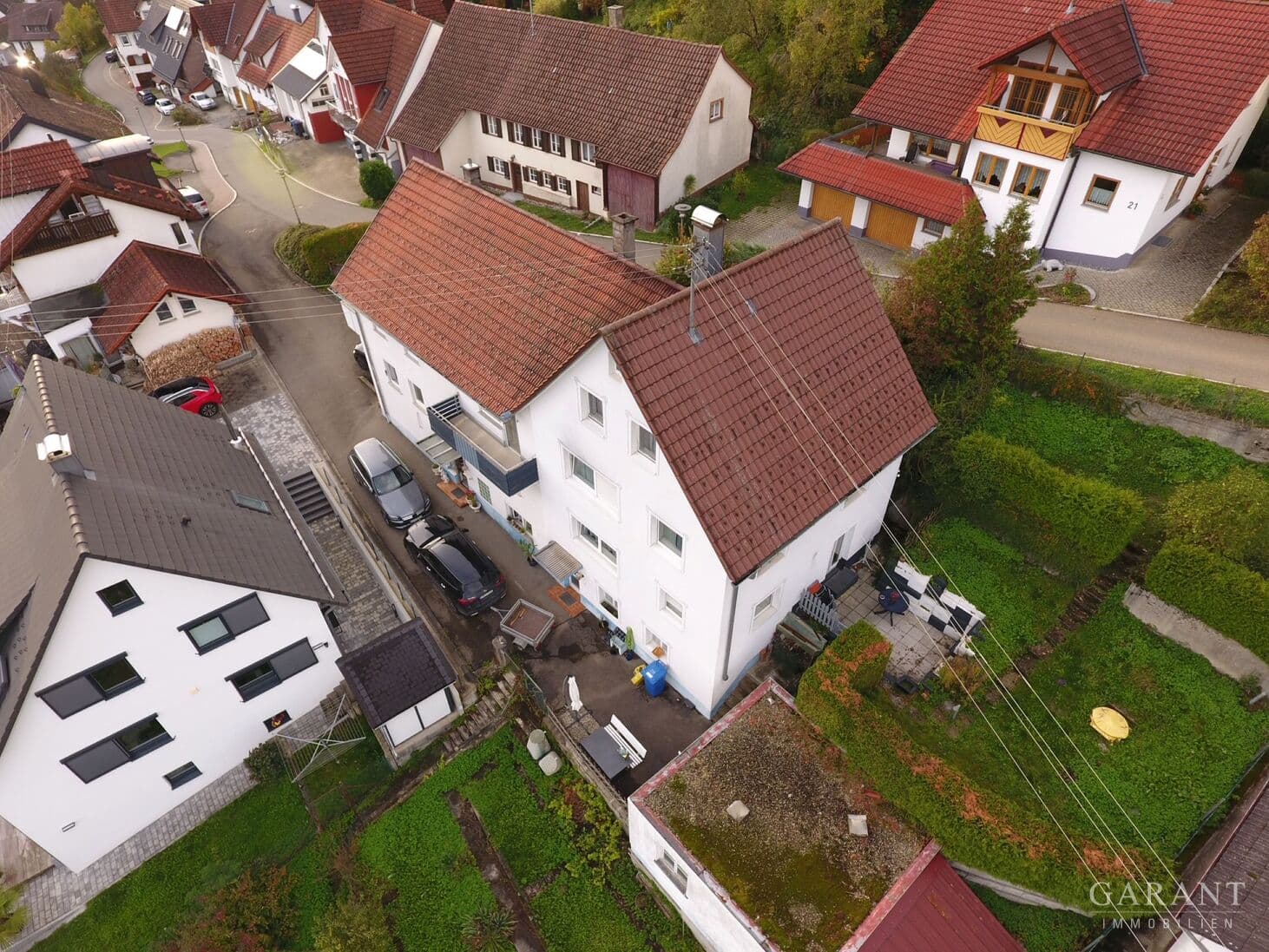 Zweifamilienhaus mit Garten, toller Aussicht und vielseitigen Nutzungsmöglichkeiten in Epfendorf