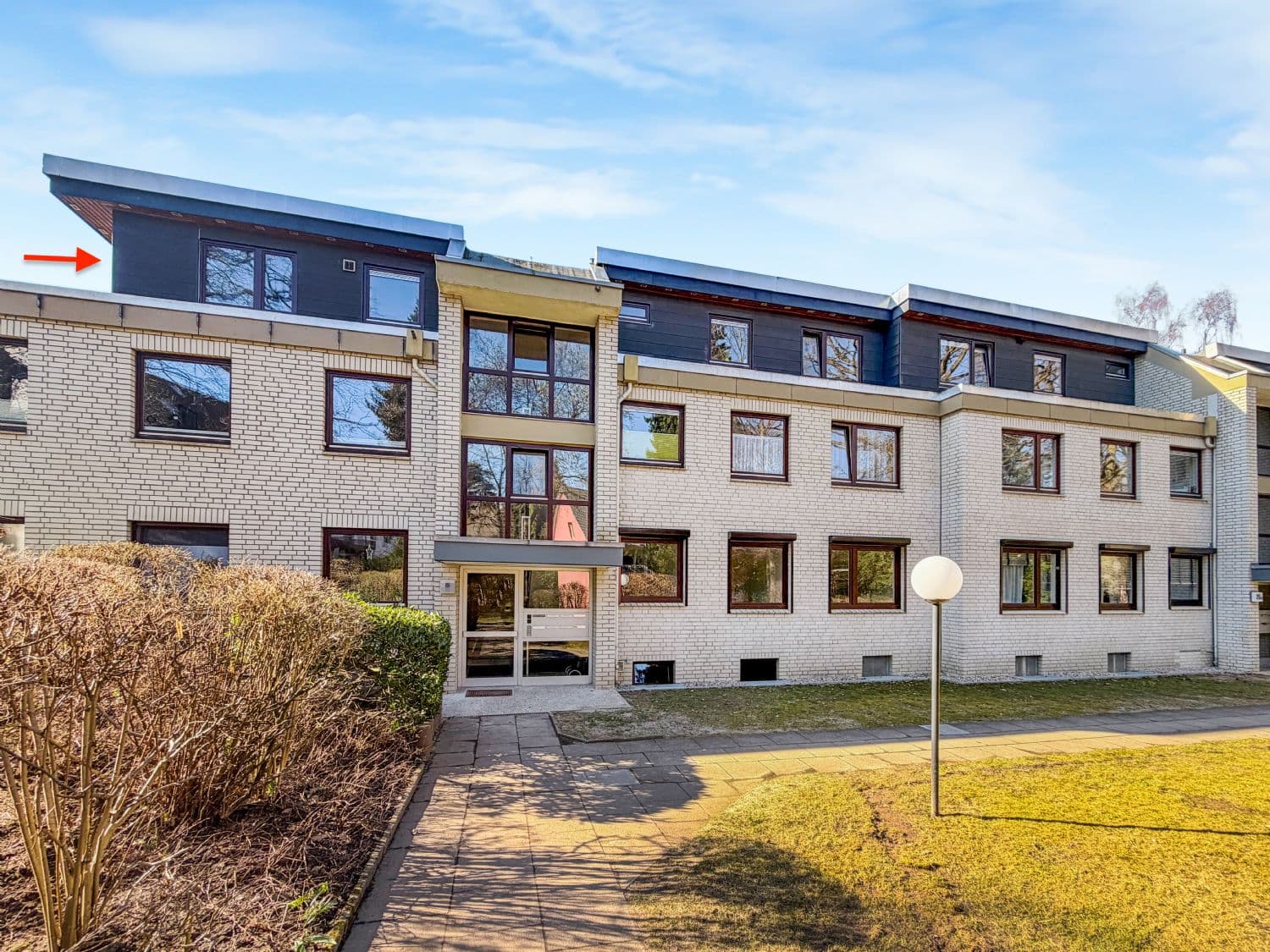 NEUER PREIS: GUT VERMIETETES PENTHOUSE MIT DACHTERRASSE IN TOPLAGE ANGRENZEND ZU WELLINGSBÜTTEL