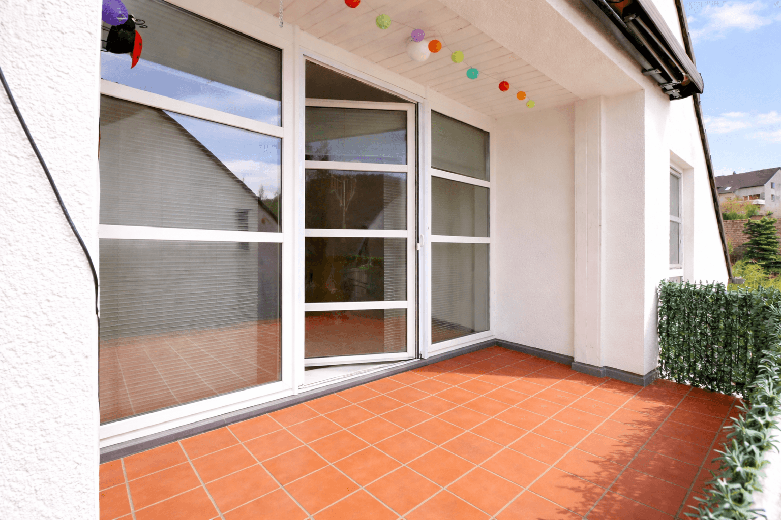 Ruhige Sackgassenlage – Moderne 100 m² große Eigentumswhg. mit 3 Zimmern, Südloggia & Stellplatz