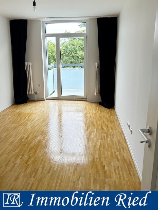 1-Zimmer-Apartment mit Balkon und tollem Blick ins Grüne in Sendling, nur 3 Minuten zur U-Bahn