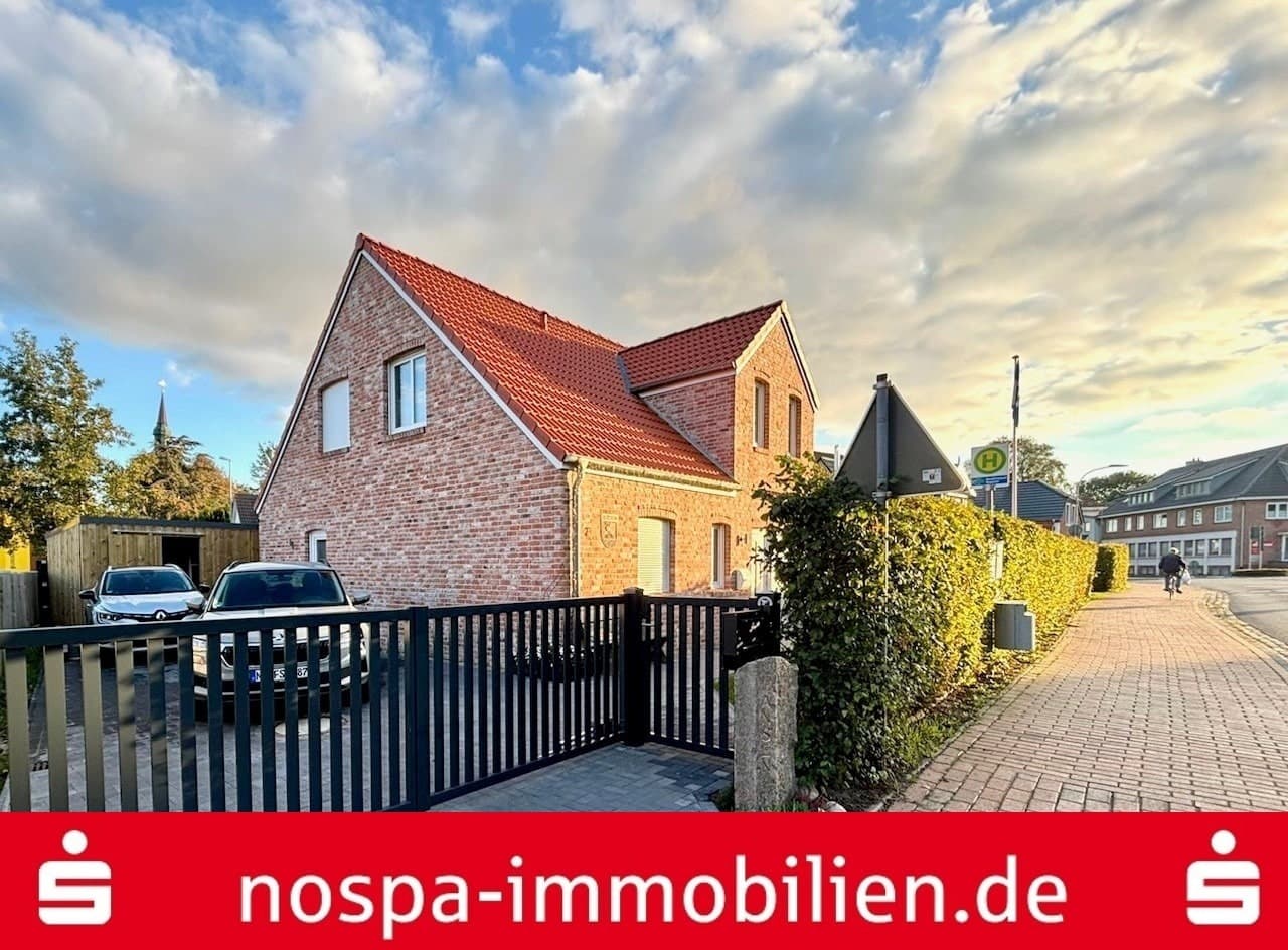 Großes Einfamilienhaus in Neubauqualität mit 2 PKW-Stellplätzen