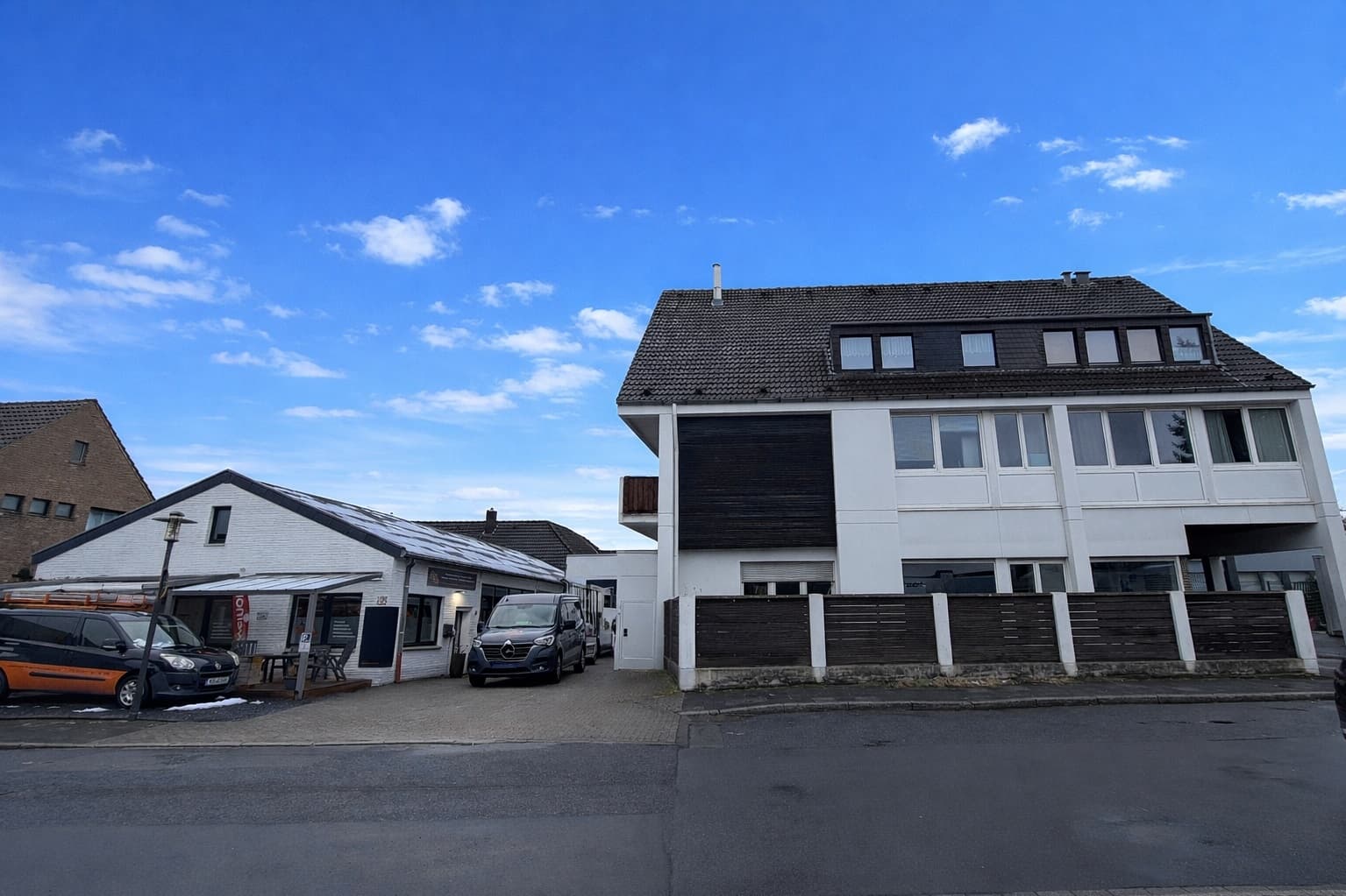 KR: MFH + 2 GEWERBEHALLEN IN FISCHELN ZU KAUFEN