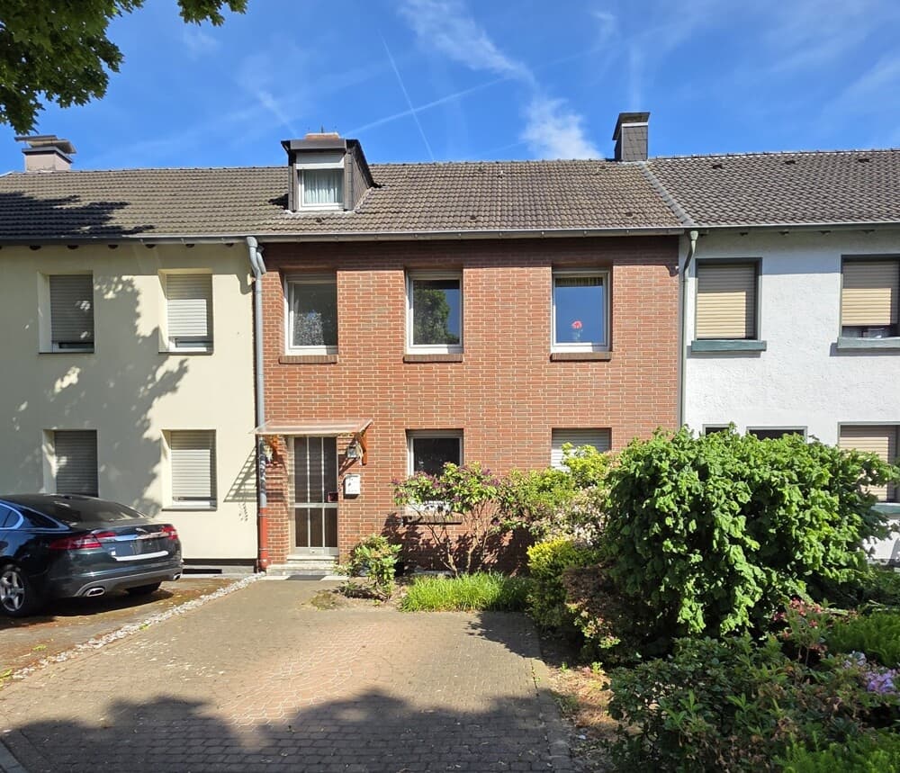 Gepflegtes Reihenmittelhaus mit Garten, Terrassenüberdachung und Stellplatz in Viersen-Dülken