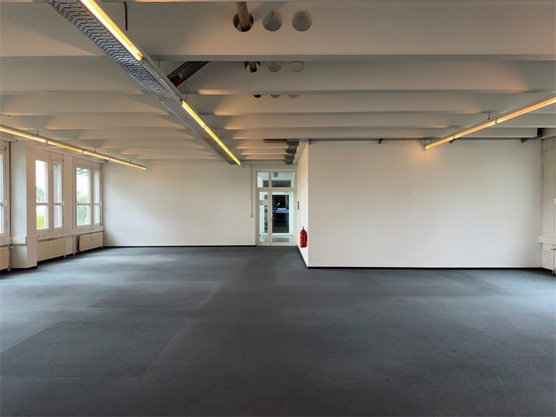 Büroloft im Erdgeschoss zu mieten