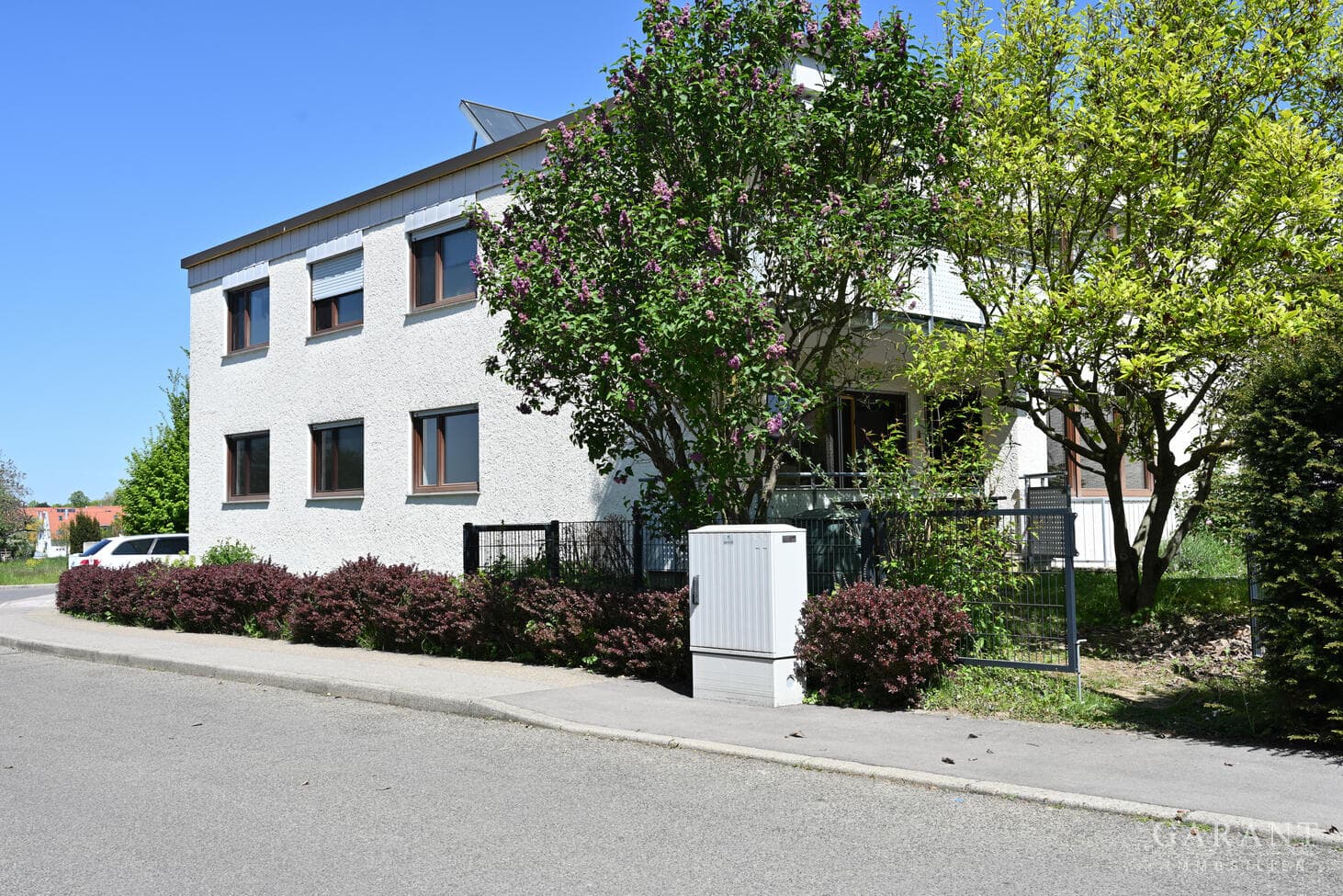 Ruhig am Ortrand von Fellbach-Schmiden gelegenes 2-Familienhaus mit ELW