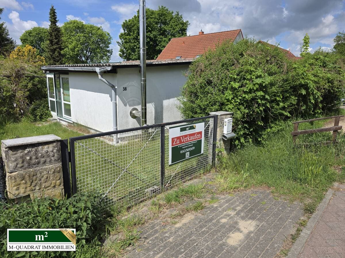 Wochenendhaus in Seenähe mit Wintergarten, Garten und Gartenhaus. Ihr neuer Lieblingsplatz.
