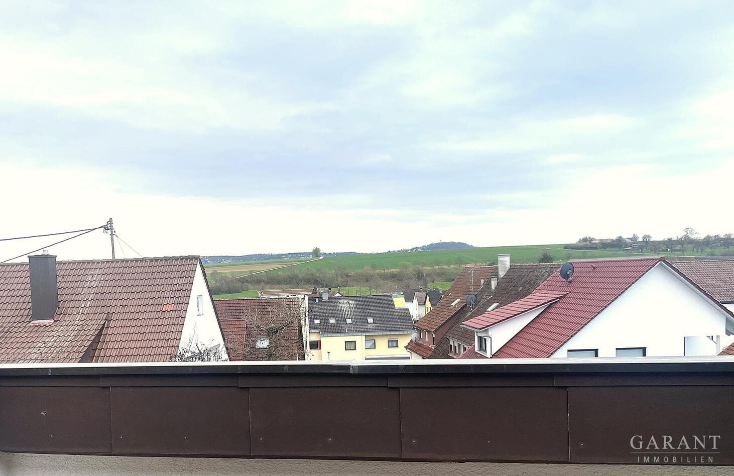 * Zentral & Ruhig * Sehr gemütliche 2-Zimmer-Wohnung mit Dachterrasse & herrlichen Ausblick *