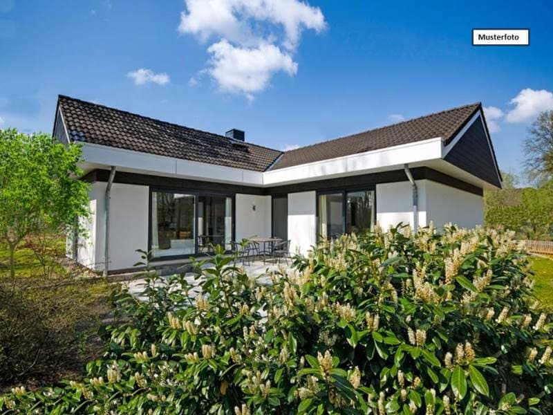 Zweifamilienhaus in 47475 Kamp-Lintfort, Dorfstr.
