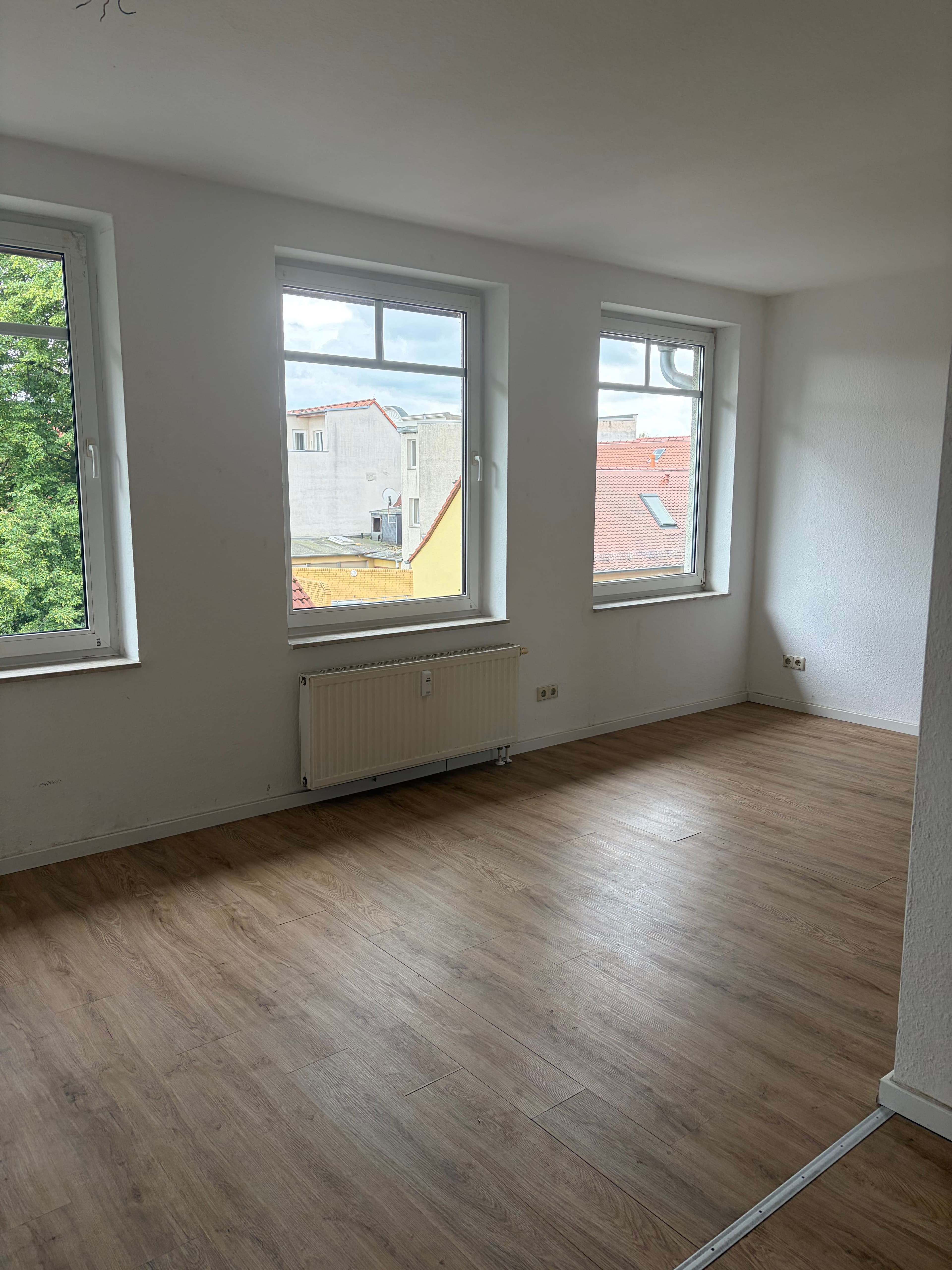 Gemütliche Zweiraumwohnung mit Balkon im Zentrum von Calbe