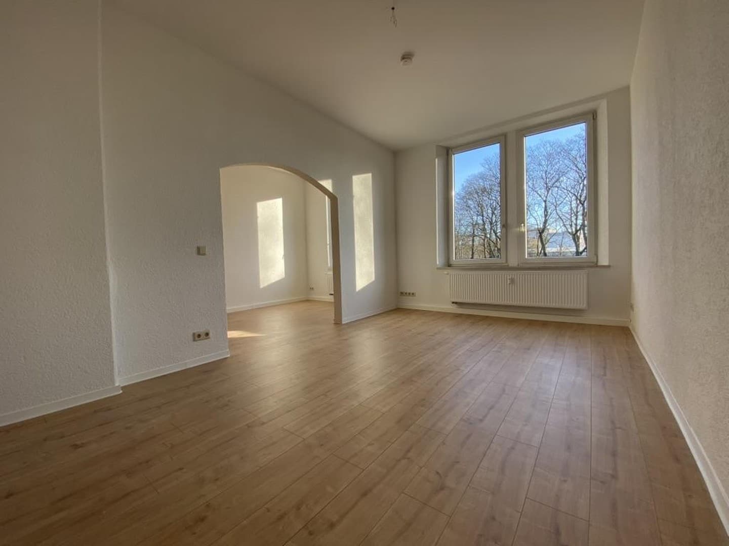 Große renovierte 2,5-Raumwohnung