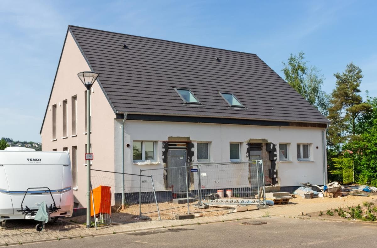 Neues großzügiges Einfamilienhaus in gefragter Lage von Pluwig mit herrlicher Weitsicht
