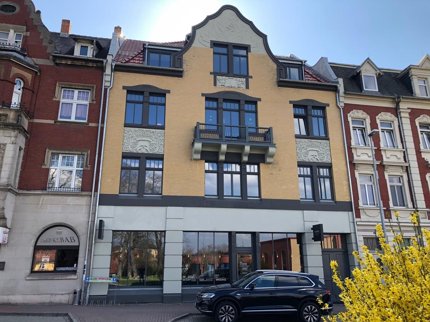 Top-sanierte Praxis / Ladeneinheit / Praxis in Bestlage / Loftwohnung