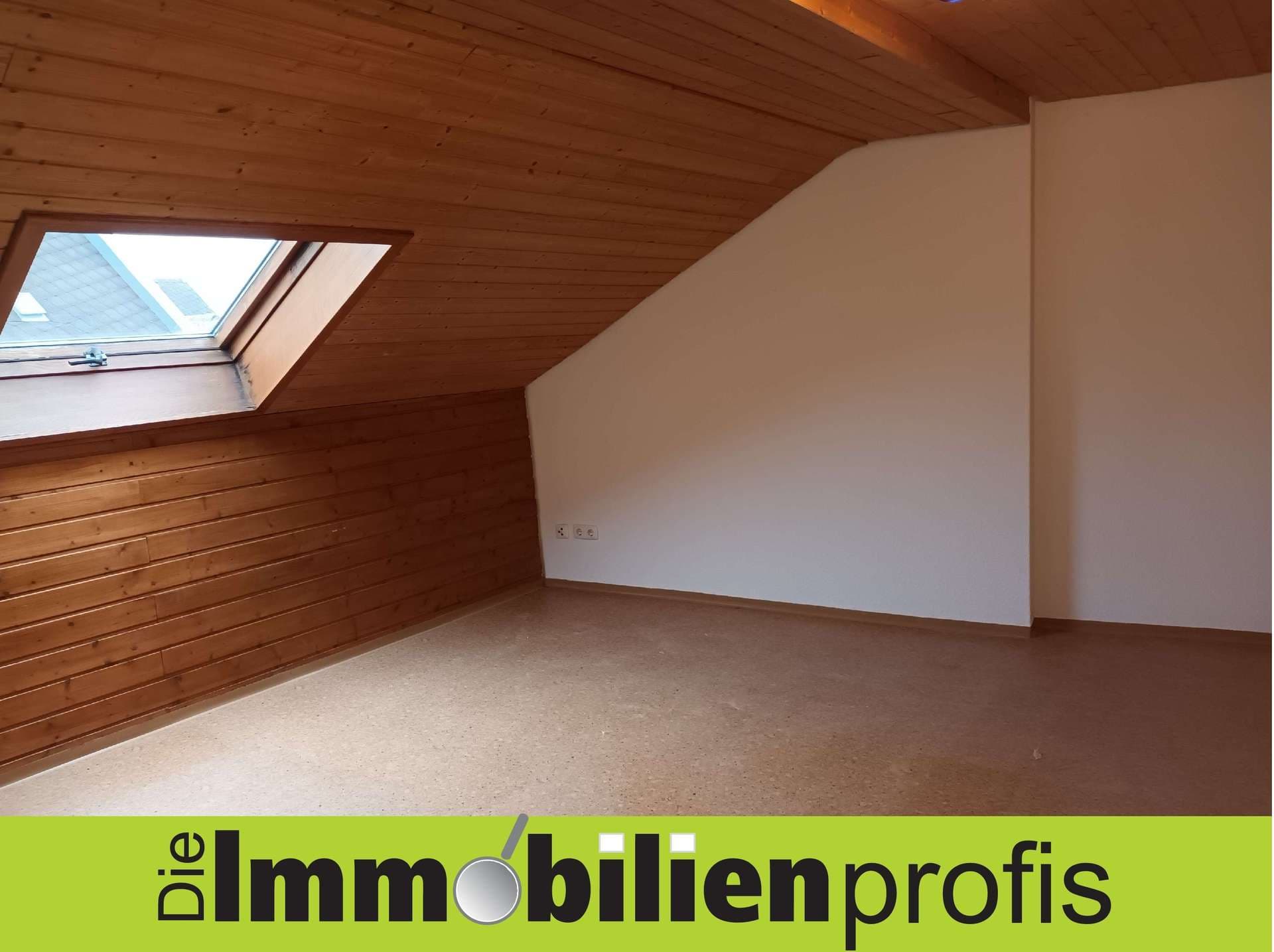 H- 41002 - Dachgeschosswohnung mit Einbauküche im Stadtzentrum
