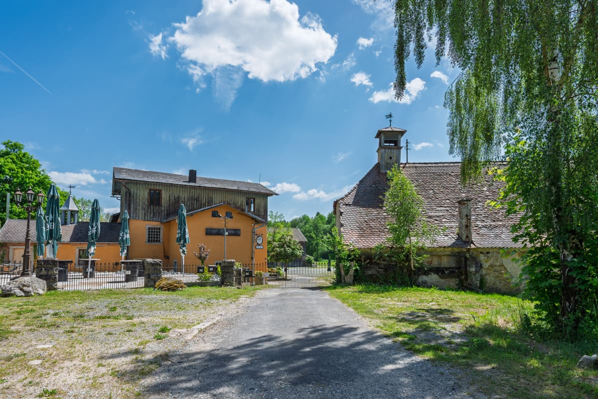 Historisches Hofensemble mit Charakter, Weitblick und Platz für große Ideen