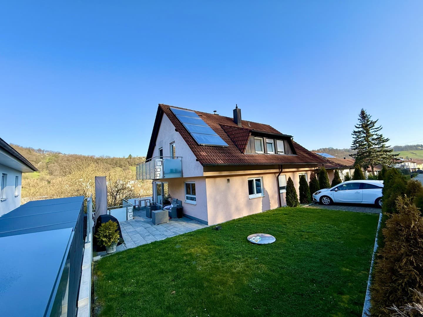 Nachhaltig Wohnen & Sparen: Haus mit ELW (Zins-Joker), High-End Technik 2022 & 1300m² Grund