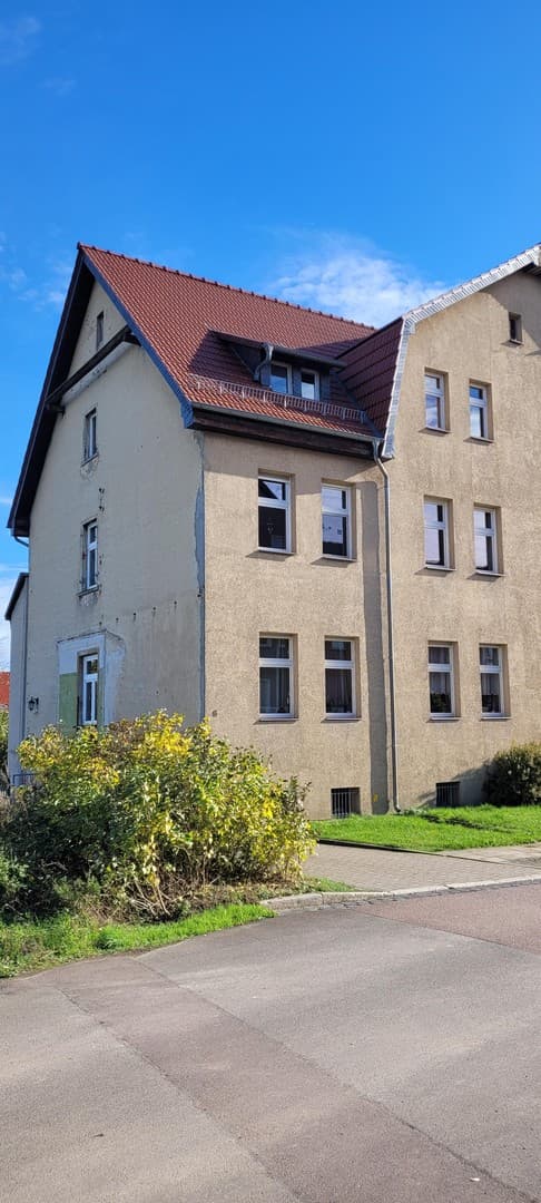 Barrierefrei wohnen in Zweifamilienhaus mit Lift, Garten & Autostellplätze