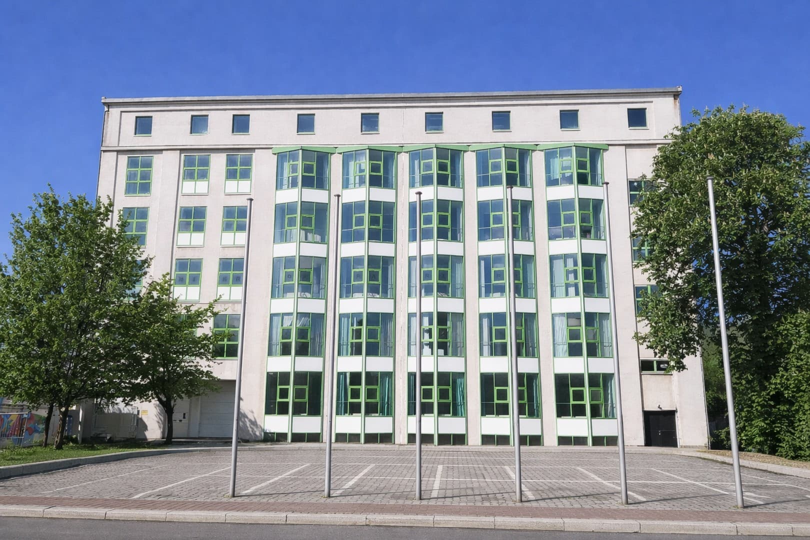 Mehrfamilienhaus in Halle (Saale) mit ca. 6,9 % Rendite, provisionsfrei, ca. 595.000 € Jahresmiete