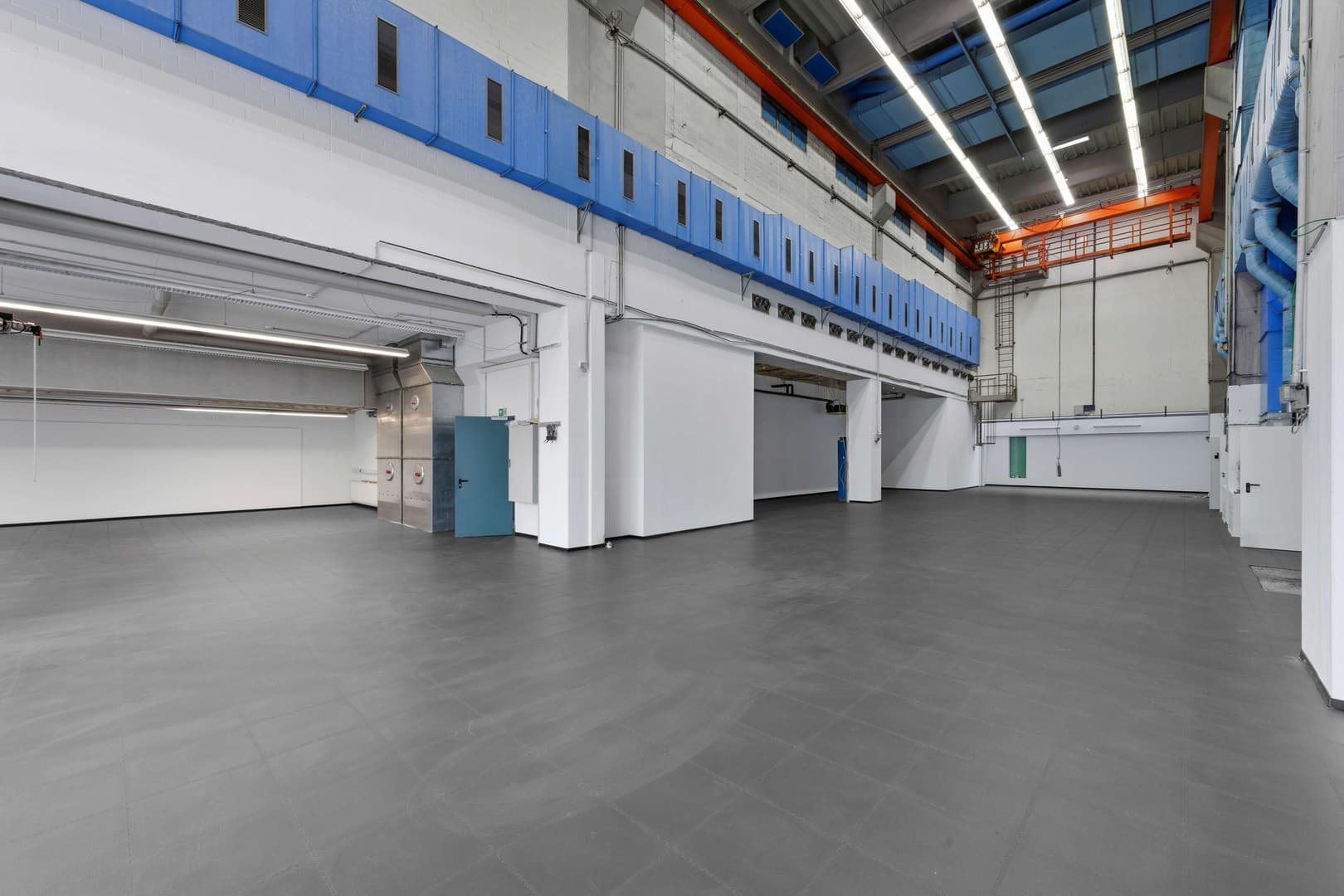 Moderne Halle ideal für Werkstatt oder Fahrzeugstellplätze