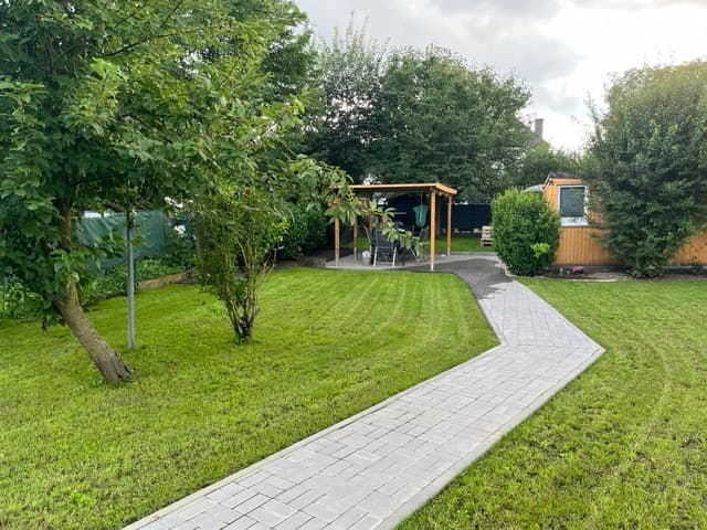 attraktives Gartengrundstück mit Bungalow - Ideal auch für Familien mit Kindern