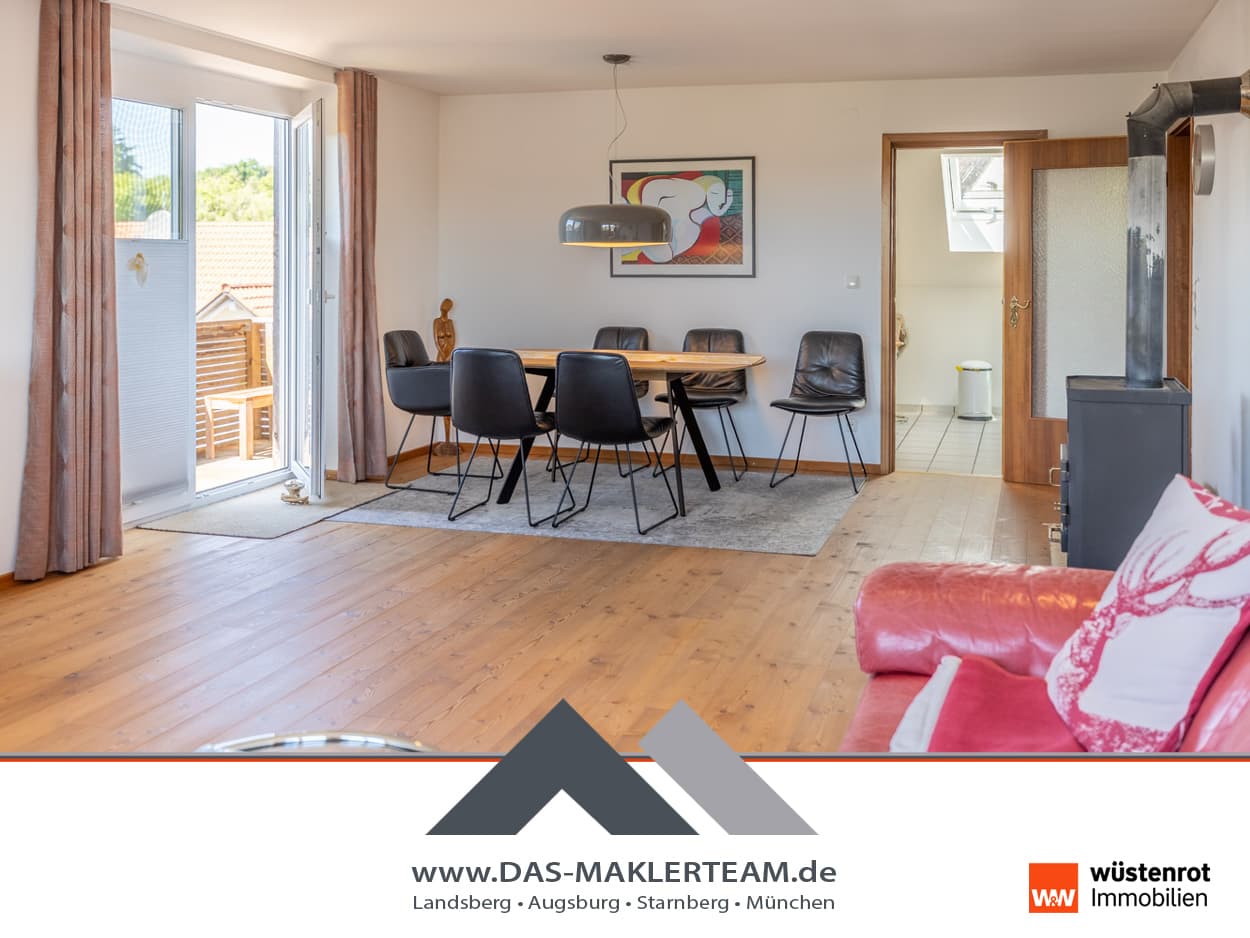 Wohnen mit Charme unter dem Dach – 4-Zimmer-Wohnung mit Westbalkon, Garage und Kaminofenanschluss