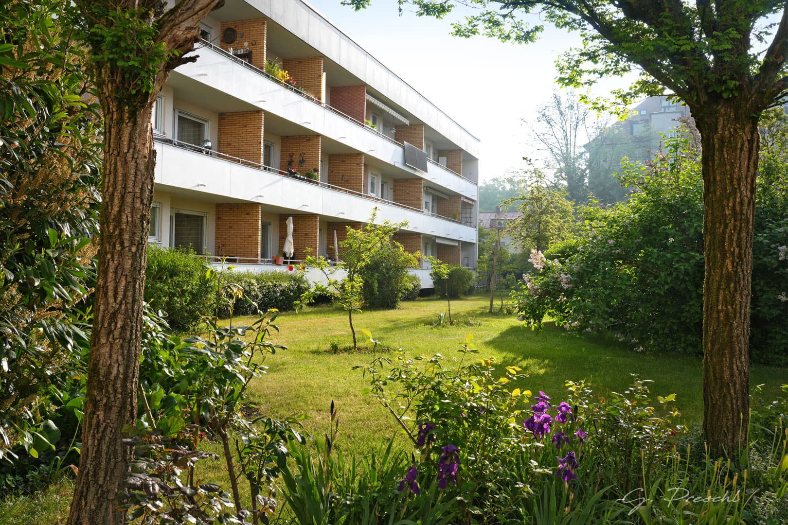 Bezugsfreie Wohnung in sehr ruhiger Lage; Balkon, Tiefgaragenstellplatz, S-/U-Bahn …