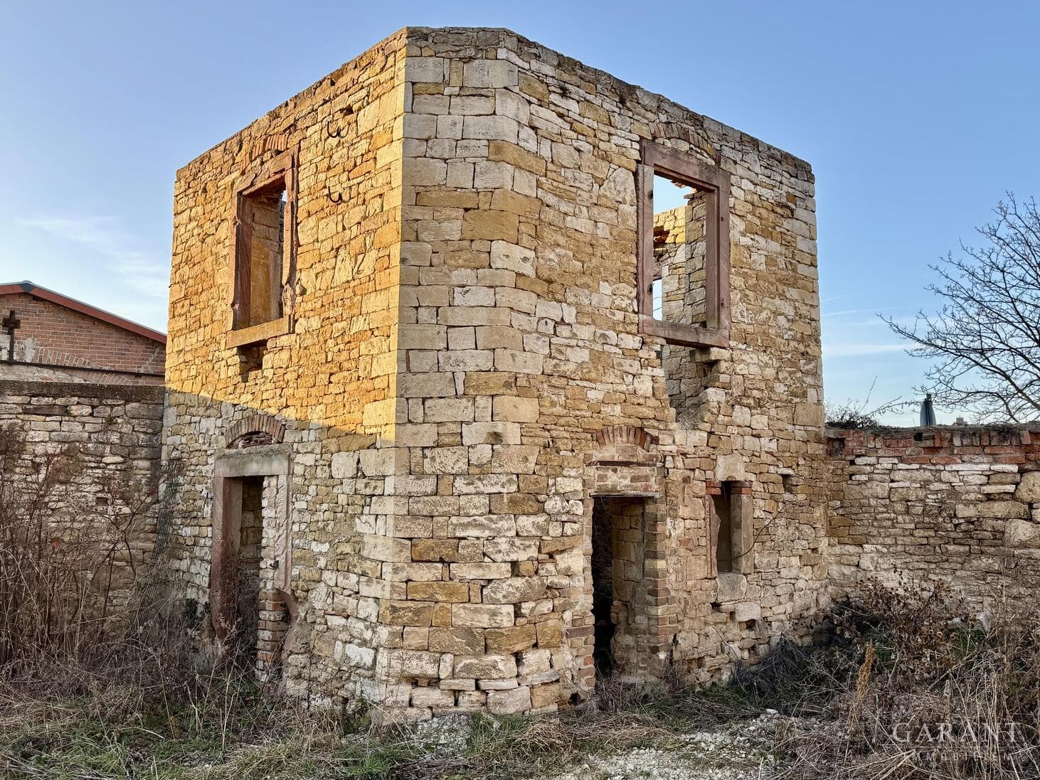 Baugrundstück mit historischem Turm - Denkmalschutz Juwel!