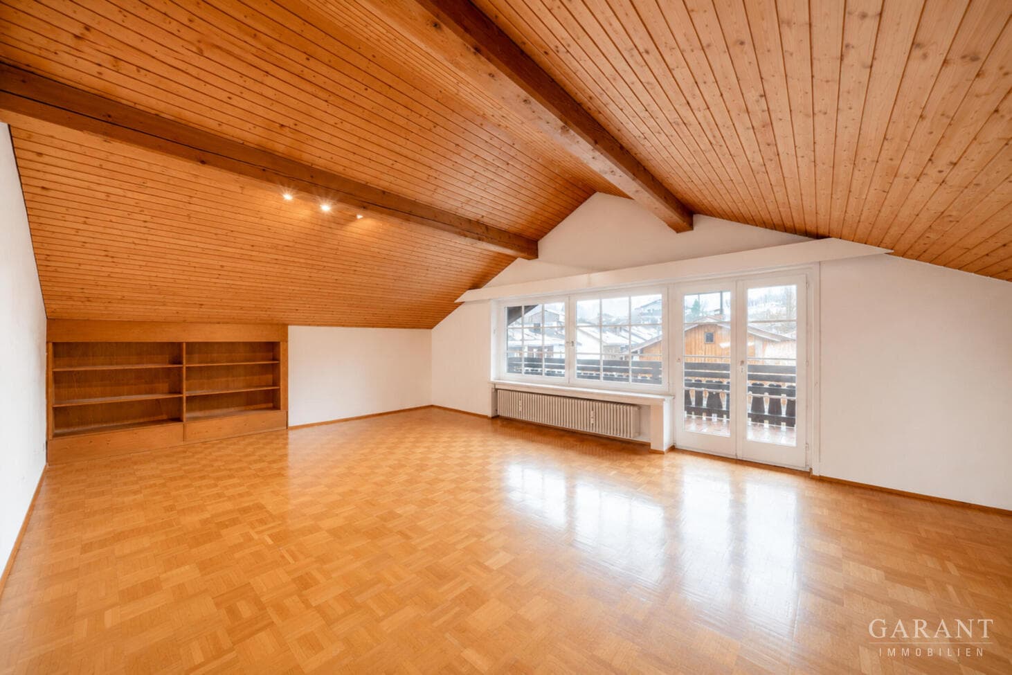 Ruhig wohnen vor den Toren von Bad Tölz - 2 Zimmer-Dachgeschoss-Wohnung mit Ost- und Westbalkon
