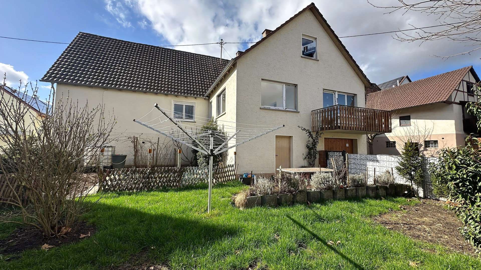 Seltene Gelegenheit: Freistehendes Haus mit ehemaliger Scheune und attraktiver Ausbaureserve