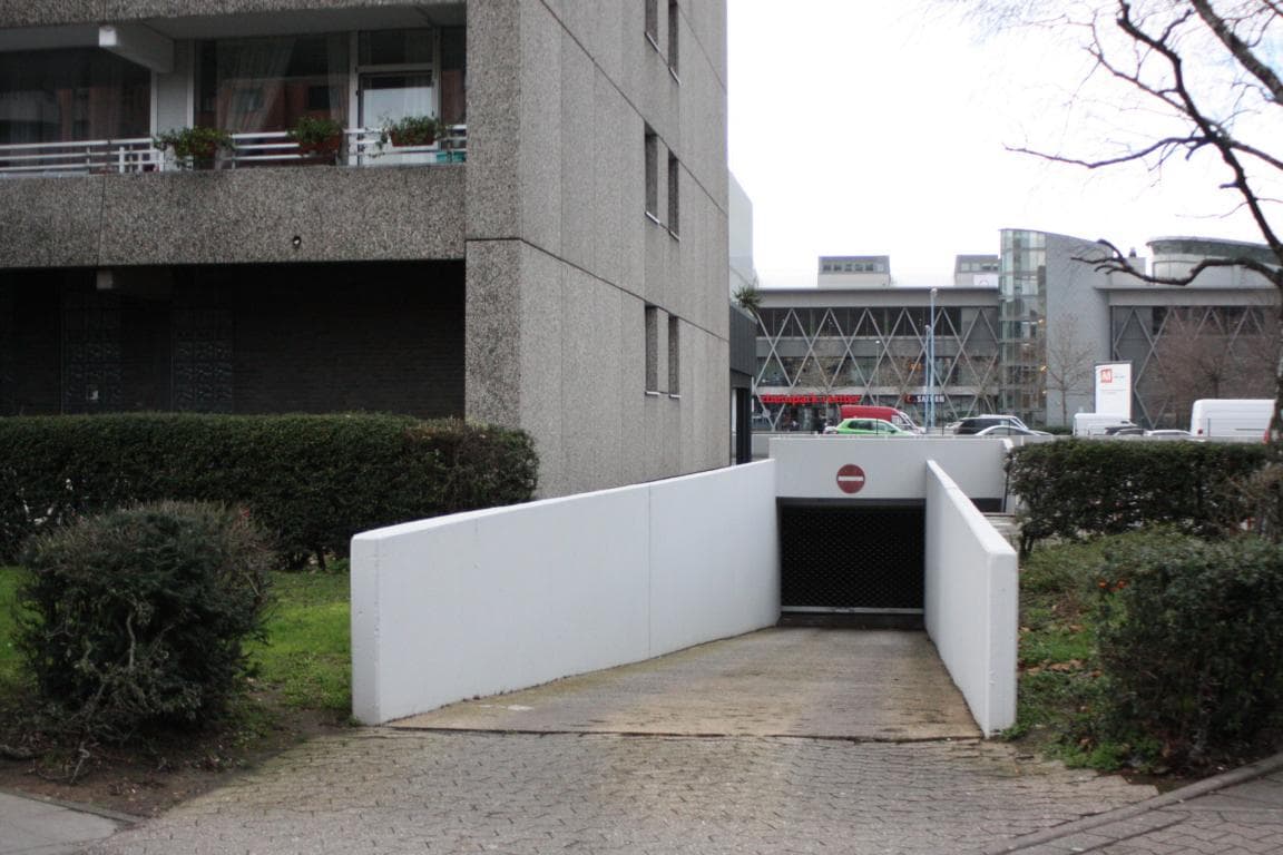 Tiefgaragenstellplatz in Neuss zu vermieten! Einen Monat kostenfrei Parken**