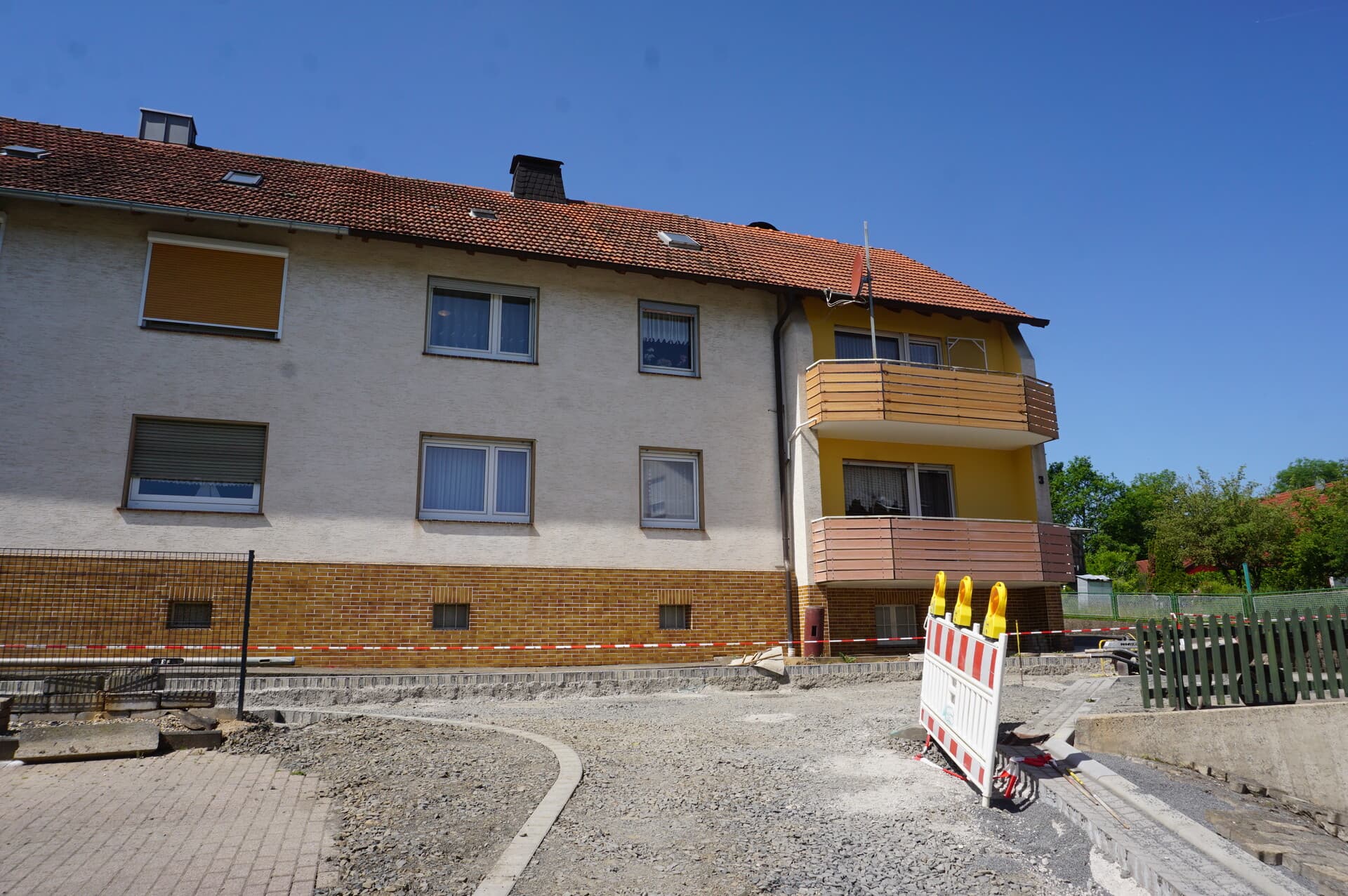 Gepflegtes Zweifamilienhaus zur Eigennutzung oder Vermietung. Keine Käuferprovision!