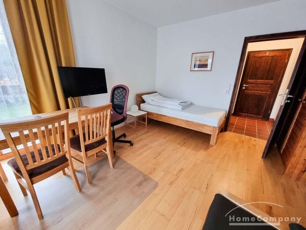 1 Zi.Whg. möbliert, mit Terrasse und kleinem Garten.