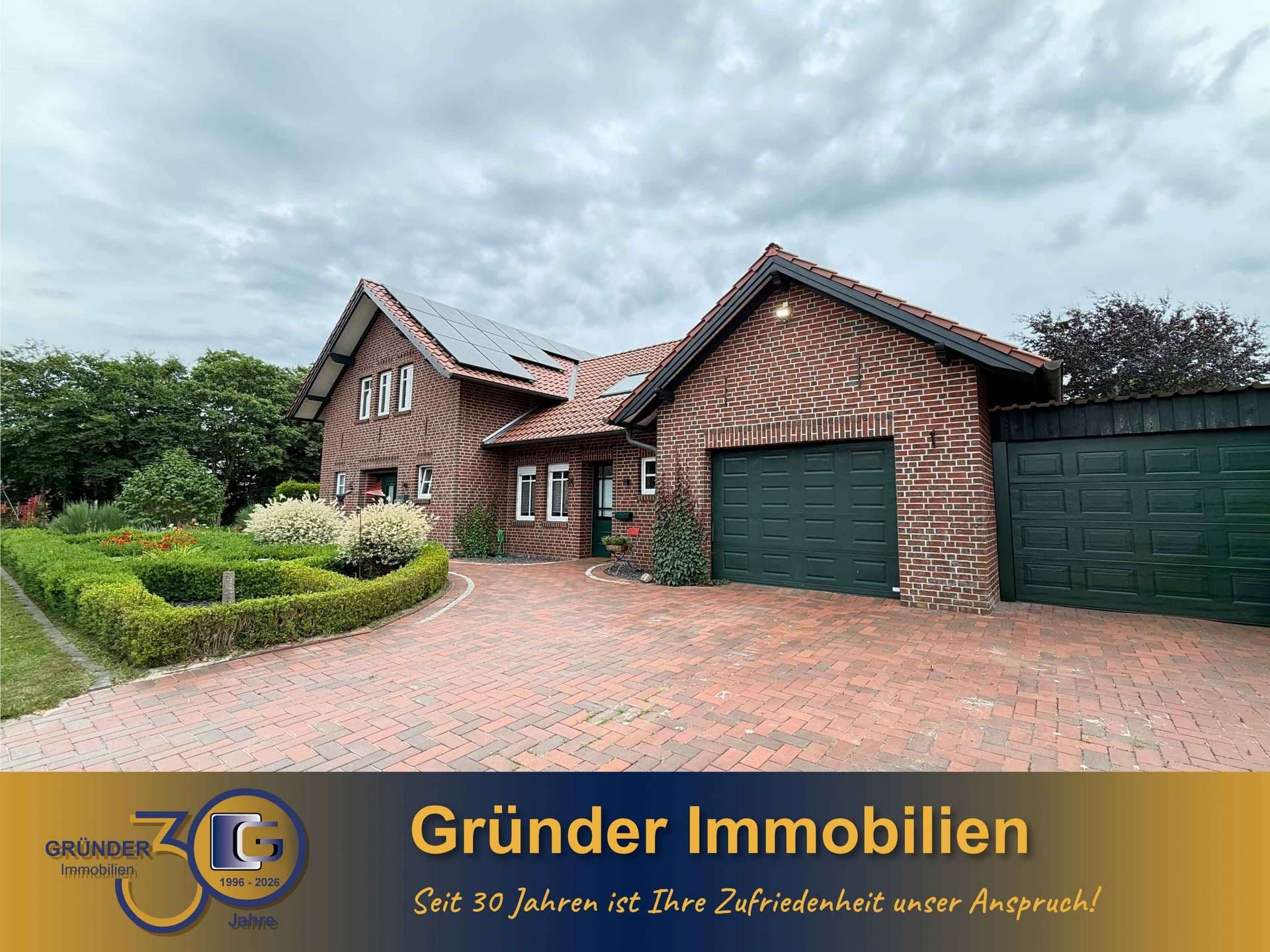 Großzügiges Familienhaus mit ebenerdigem Wohnkonzept, beheiztem Pool, Sauna und Photovoltaikanlage