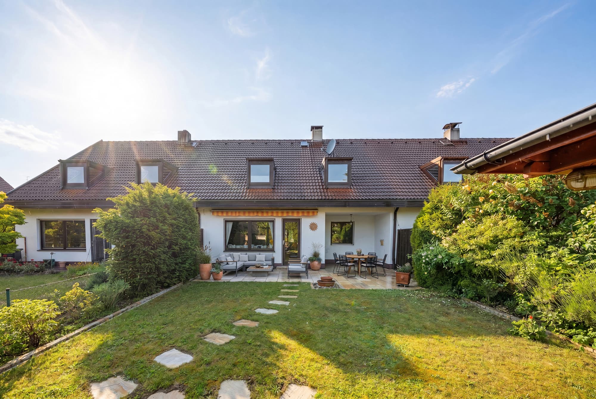 Großzügiges Reihenhaus mit schönem Garten in ruhiger Umgebung