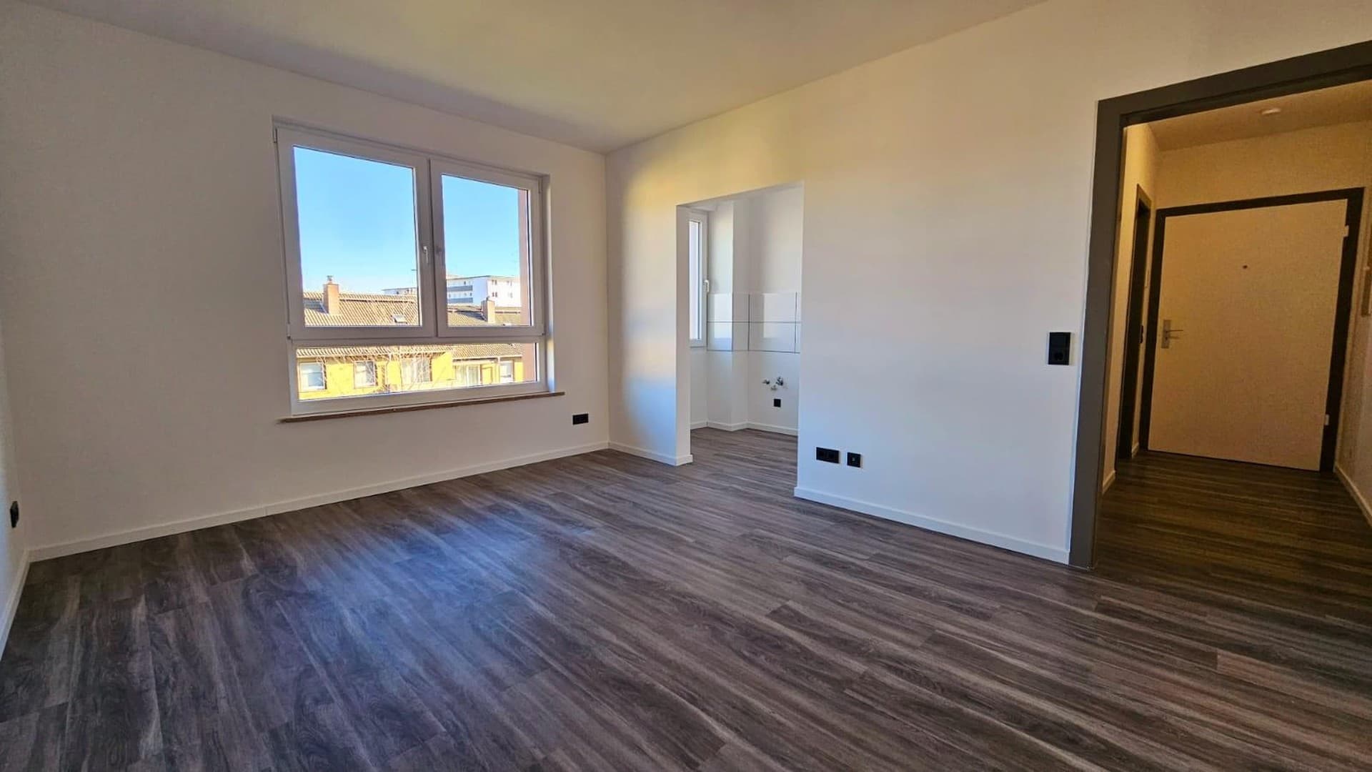 Kernsanierte 2 Zimmer Wohnung zu vermieten