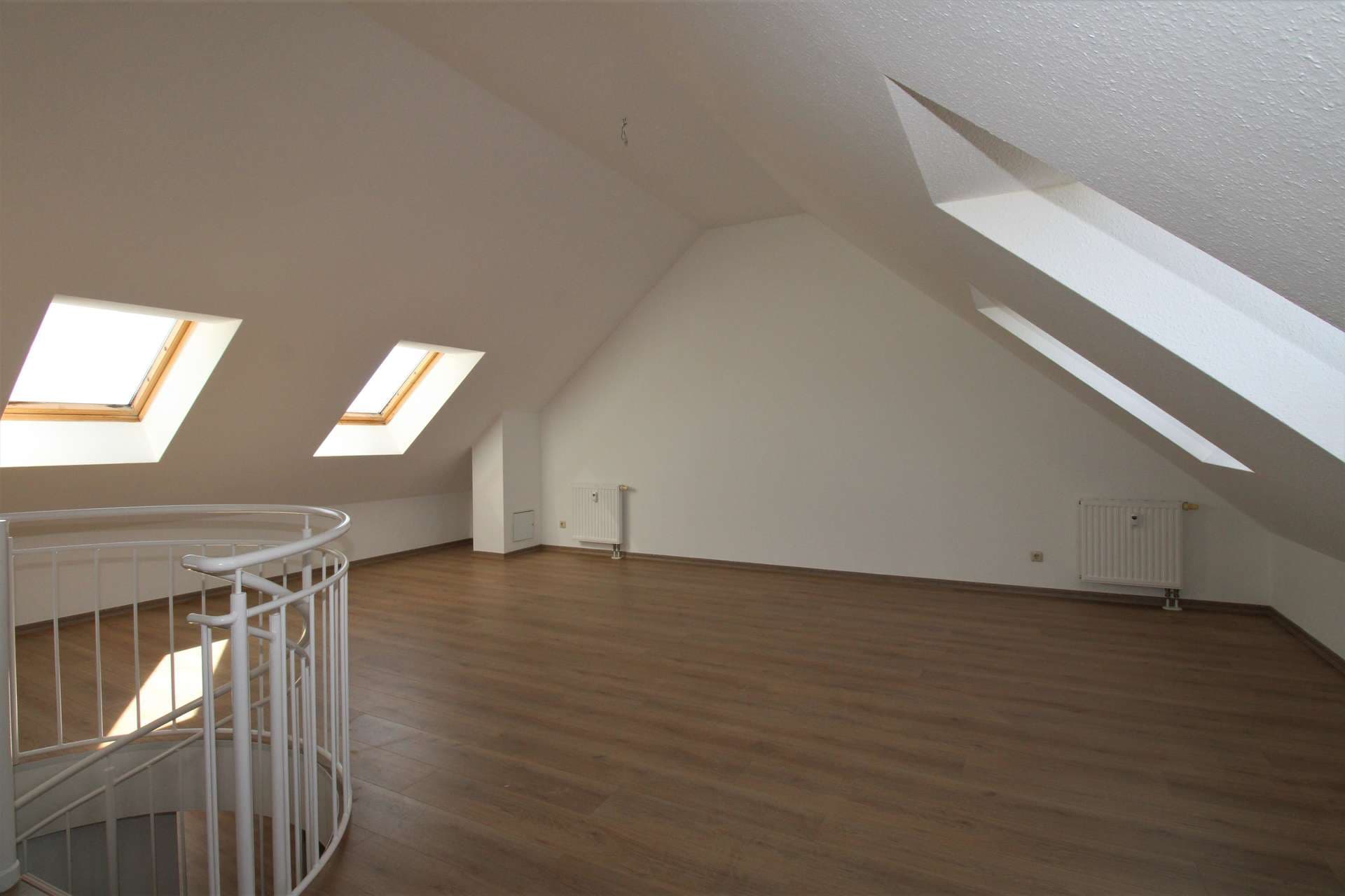 3-Zimmer-Maisonette-Wohnung in Liebertwolkwitz mit 2 Balkonen und Tiefgarage