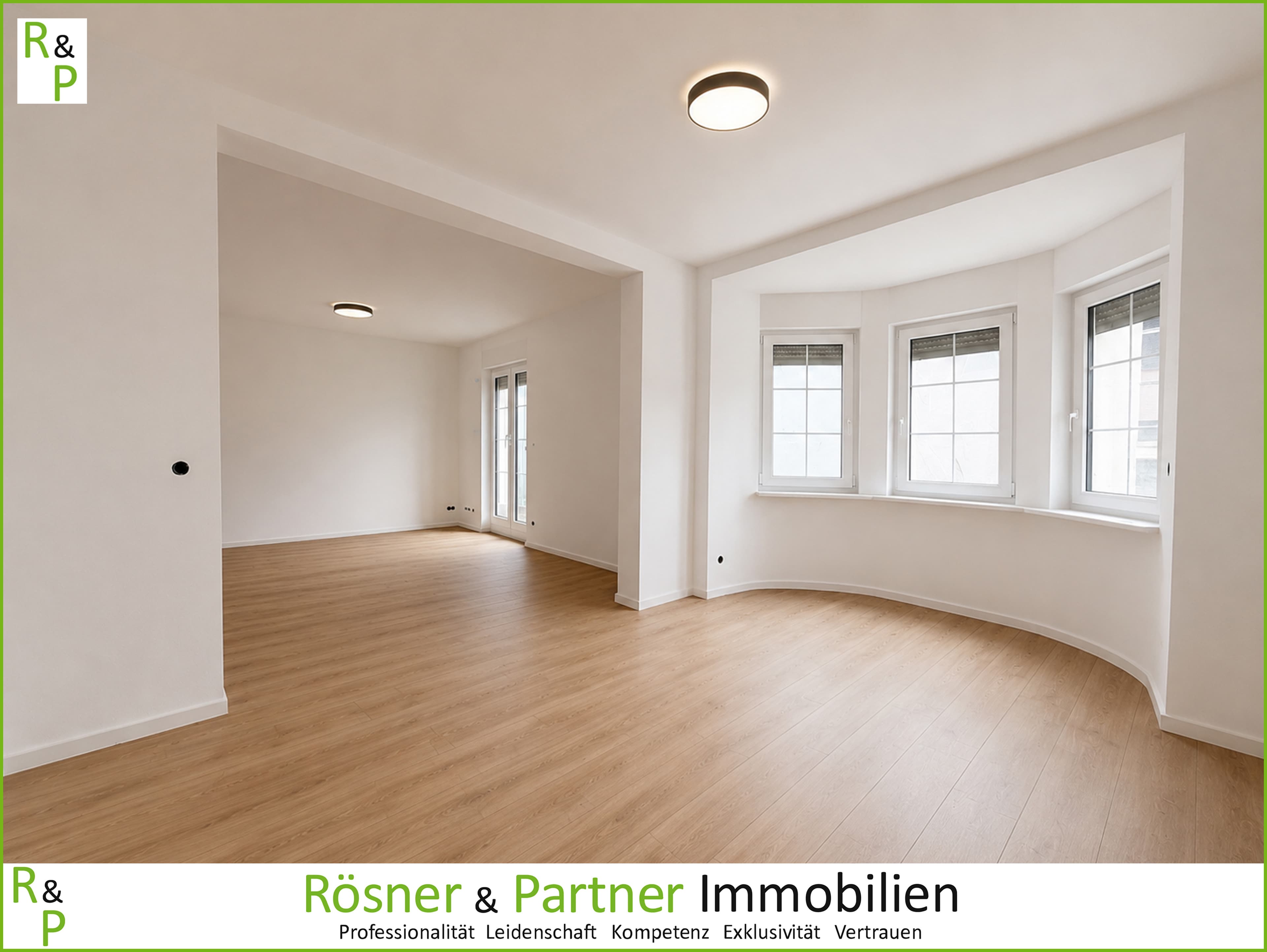*Charmante DHH stilvoll renov. mit gr. Garten & Garage*